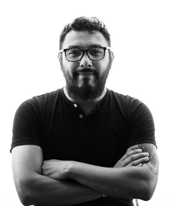 Retrato en blanco y negro de Santiago Cadena